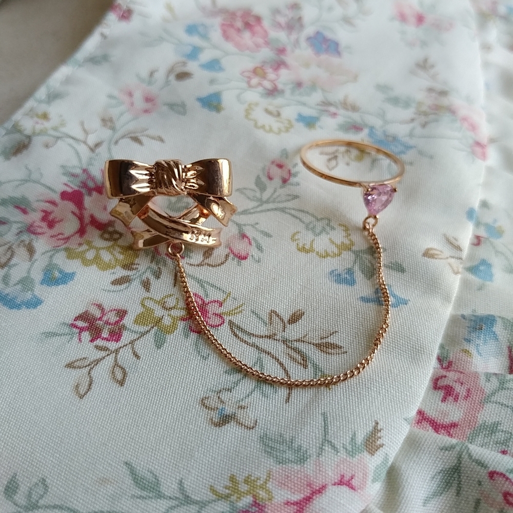 RoseMarie Seoir rose gold chained heart bijou ring